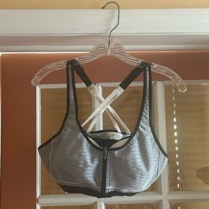 NWOT: Victoria’s Secret Sports Bra